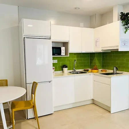 Bnbook Medea 2 Aparthotel *