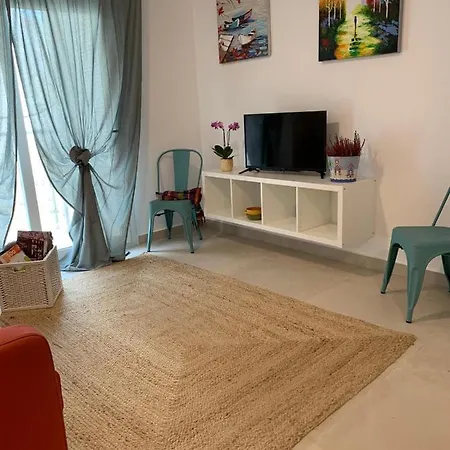 Bnbook Medea 2 Aparthotel *